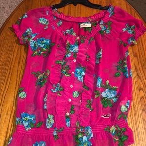 Hollister shirt super cute